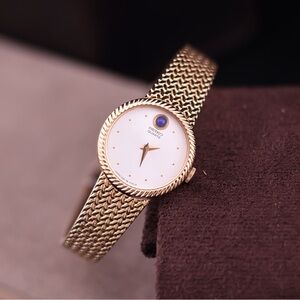 Vintage 1984 Seiko Quartz 1220-0020 Women’s Watch 
Gold-Plated, Fluted Bezel